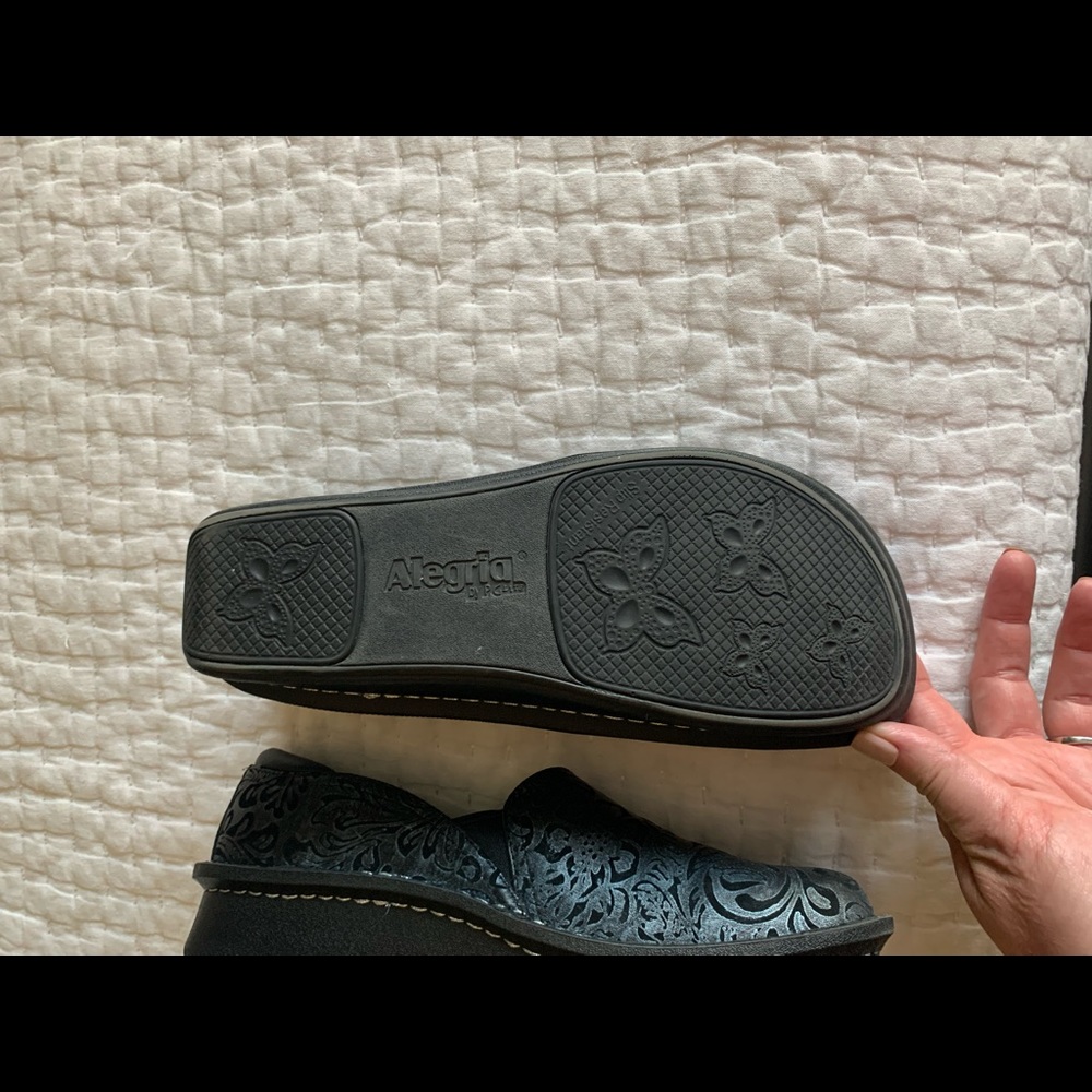 Alegria rocker bottom shoes
